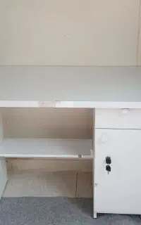 میز تحریر سفید
