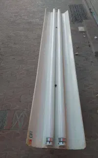 لامپ مهتابی قدیمی کامل