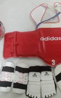 لباس مبارزه تکواندو