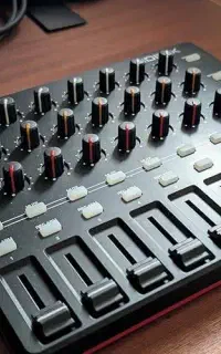 میدی کنترلر Akai MIDImix