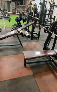 منشی پاره وقت باشگاه بدنسازی
