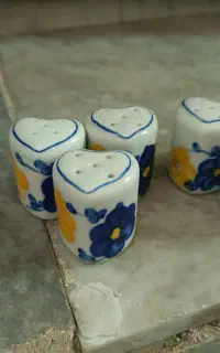 نمکدان گل آبی قلب و سینی استیل