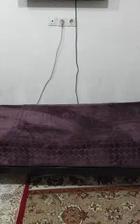 تخت تک نفره بزرگسال بسیار تمیز