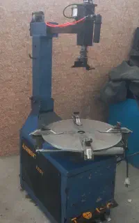 دستگاه لاستیک درار ایتالیایی مارک LAMCO سالم