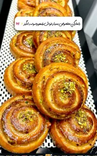 کاردر کارگاه قنادی