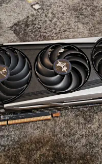 کارت گرافیک 6700 xt سافایر نیترو پلاس