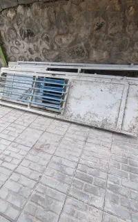 درب مغازه دست دوم