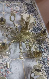 یک جفت لوستر هرکدام ۳۰ میلیون