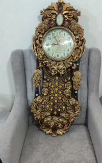 ساعت دیواری در حد نو