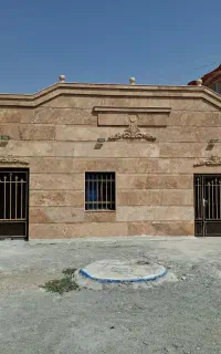 یک خانه دارای سه مغازه تجاری در سه راه قزانچی