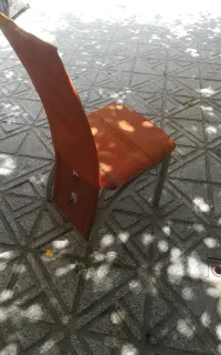 صندلی فلزی با روکش چرم مصنوعی