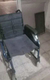 دو عدد ویلچر ‌یکی،حمام و یکی برای بیرون