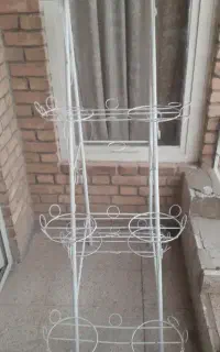 استند گل و گلدان