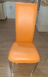 صندلی چرم پایه استیل