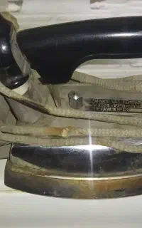 اتو قدیمی ولحیم کار رادیاتور