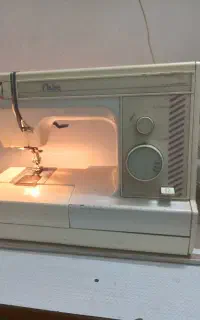 چرخ خیاطی ژانومه اصلپلیر مدل ۶۳۶ سالم