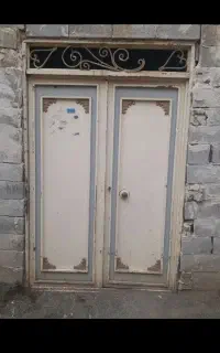 تعمیر درب پنجره کهنه شیروانی نبش کشی