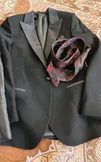 کت وجلیقه وکروات