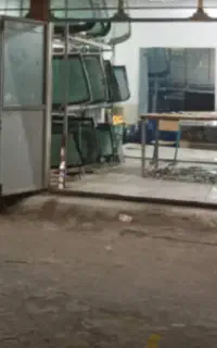 شیشه اتومبیل و ساختمان