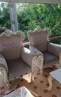 با سلام مبل هفت نفره کاملا سلام   با میز عسلی.
