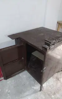 میز کار آهنی .پایه دلر با میز.استند جای گل.