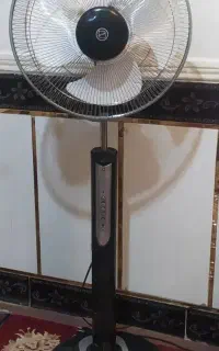 پنکه ایستاده