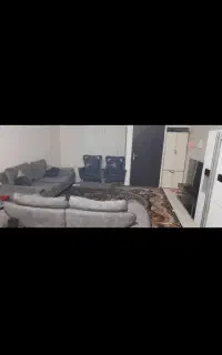 مبل ۸ نفر تخت شو تمیز صیح سالم در حد نو.