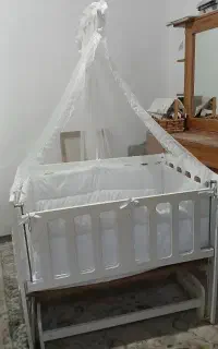 تخت کنار مادری بعلت کمبود جا به قیمت توافقی