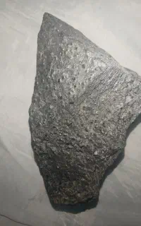 سنگهای انتیمیوان همراه فلزات گرانبها