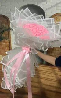 تک شاخه ودسته گل و زیورآلات