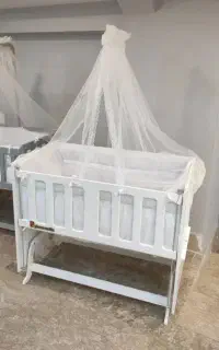 تخت کنارمادر
