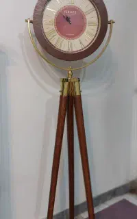 ساعت ایستاده چوبی
