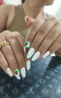 تخفیف ویژه کاشت ناخن