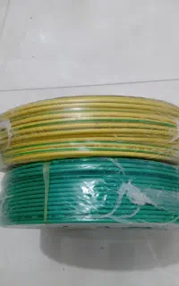 توالت فرنگی و س یم یکونیم و دو نیم ساختمان