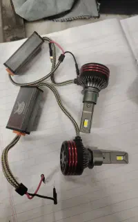 دو جفت هدلایت