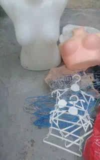 گلاب گیر وسایل پوشاک فروشی