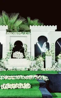 مزون دکور استیج عروسی چمن وفضاسازی