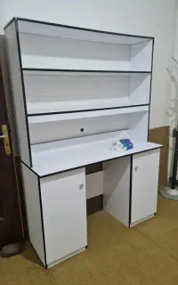 کتابخانه میز تحریر