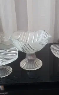 مقداری ظرف بلور قدیمی وقرابه ابغوره