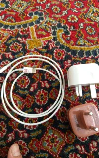 فروش یک شارژر اصلی کامل ایفون  ب ضمانت  اصلی