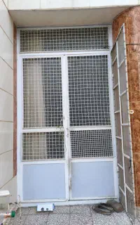 تعدادی درب - پنجره - نرده بالکن - نرده راه پله