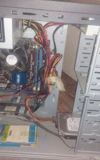 یک عدد کیس کامل گیرین