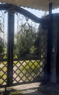 نقاشی ساختمان در شفت