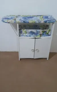 میز چرخ خیاطی و اتو در حد نو