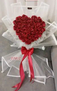 دسته گل قلبی روبانی