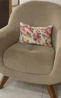 مبل راحتی و کنسول و آیینه