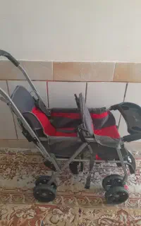 کالسکه دوقلو