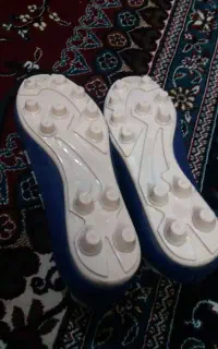 کتونی ورزشی سایز۴۲کوچک پابه ۴۰یا۴۱میخوره