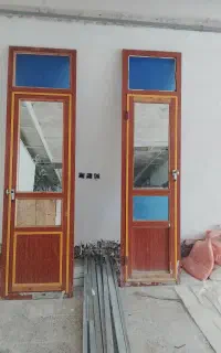 دو عدد درب سرویس بهداشتی و حمام آلومینیم