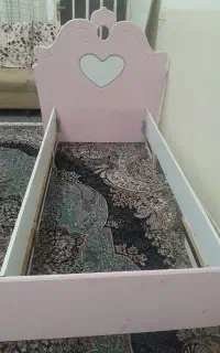 تخت نو و جنس درجه یک قابل شستشو بدون تشک